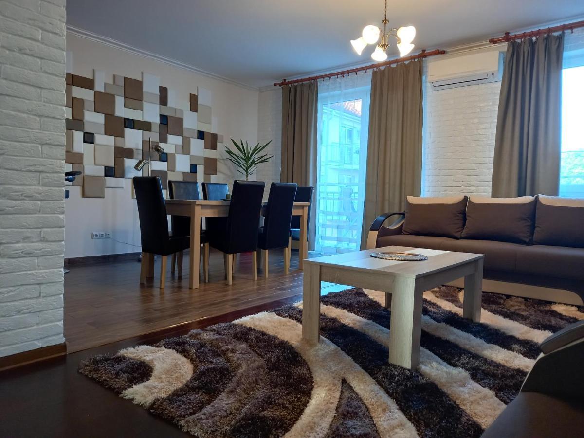 Thermal Apartman ไฮจ์ดุสโซบอสโล ภายนอก รูปภาพ