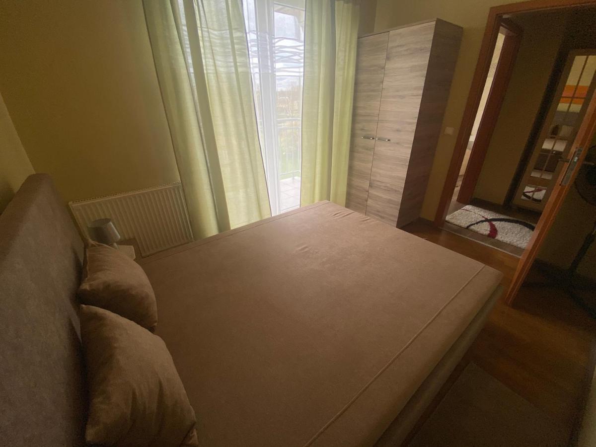 Thermal Apartman ไฮจ์ดุสโซบอสโล ภายนอก รูปภาพ