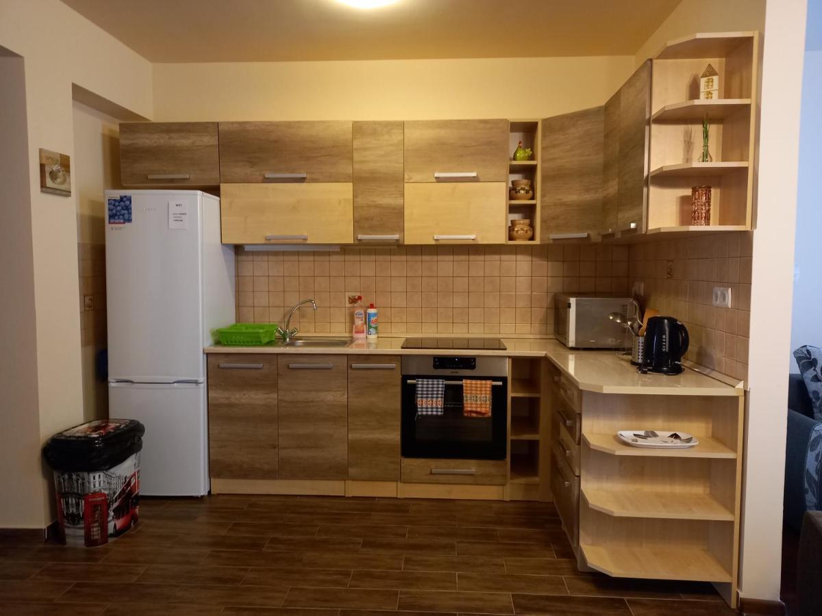 Thermal Apartman ไฮจ์ดุสโซบอสโล ภายนอก รูปภาพ