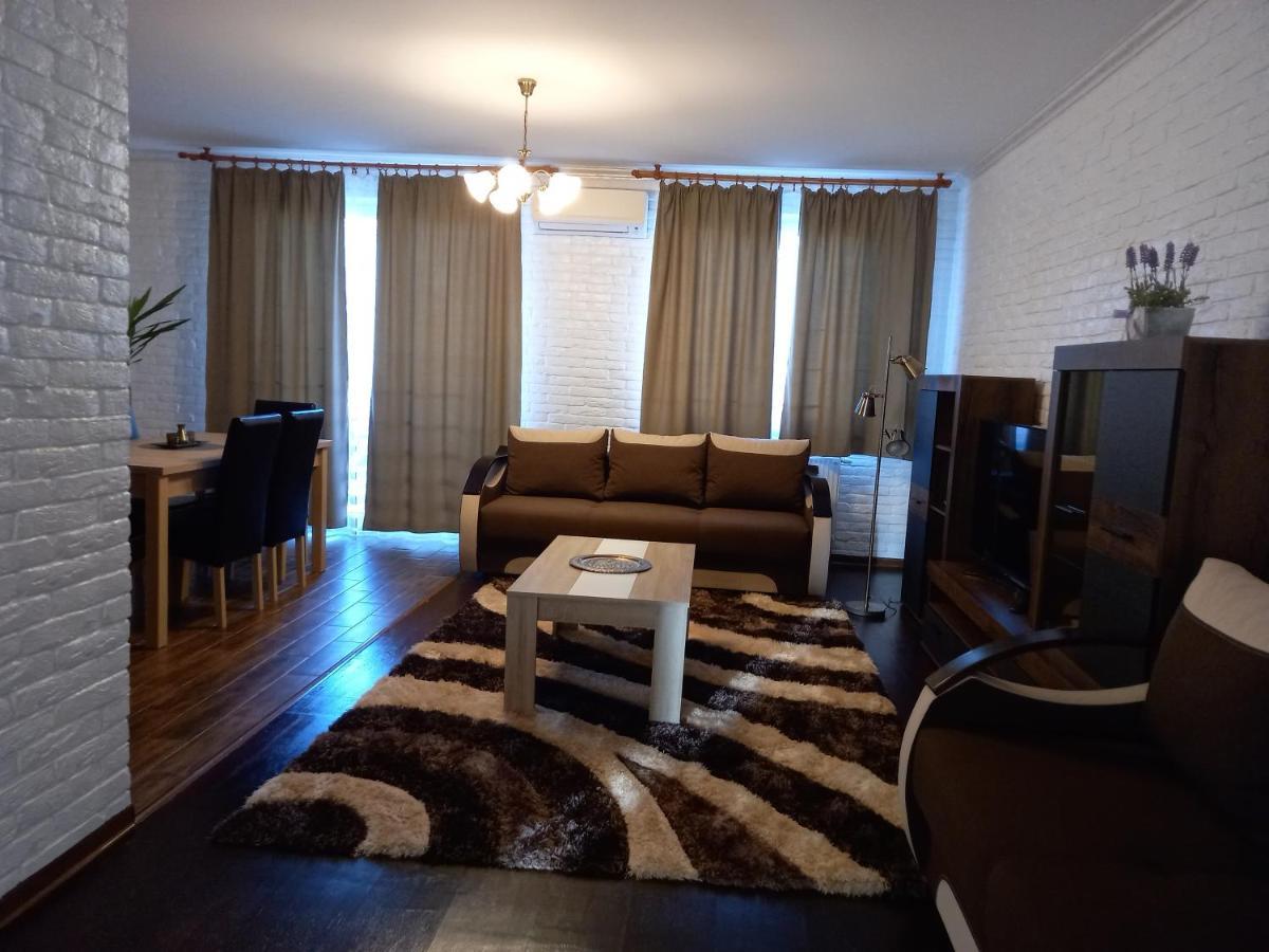 Thermal Apartman ไฮจ์ดุสโซบอสโล ภายนอก รูปภาพ