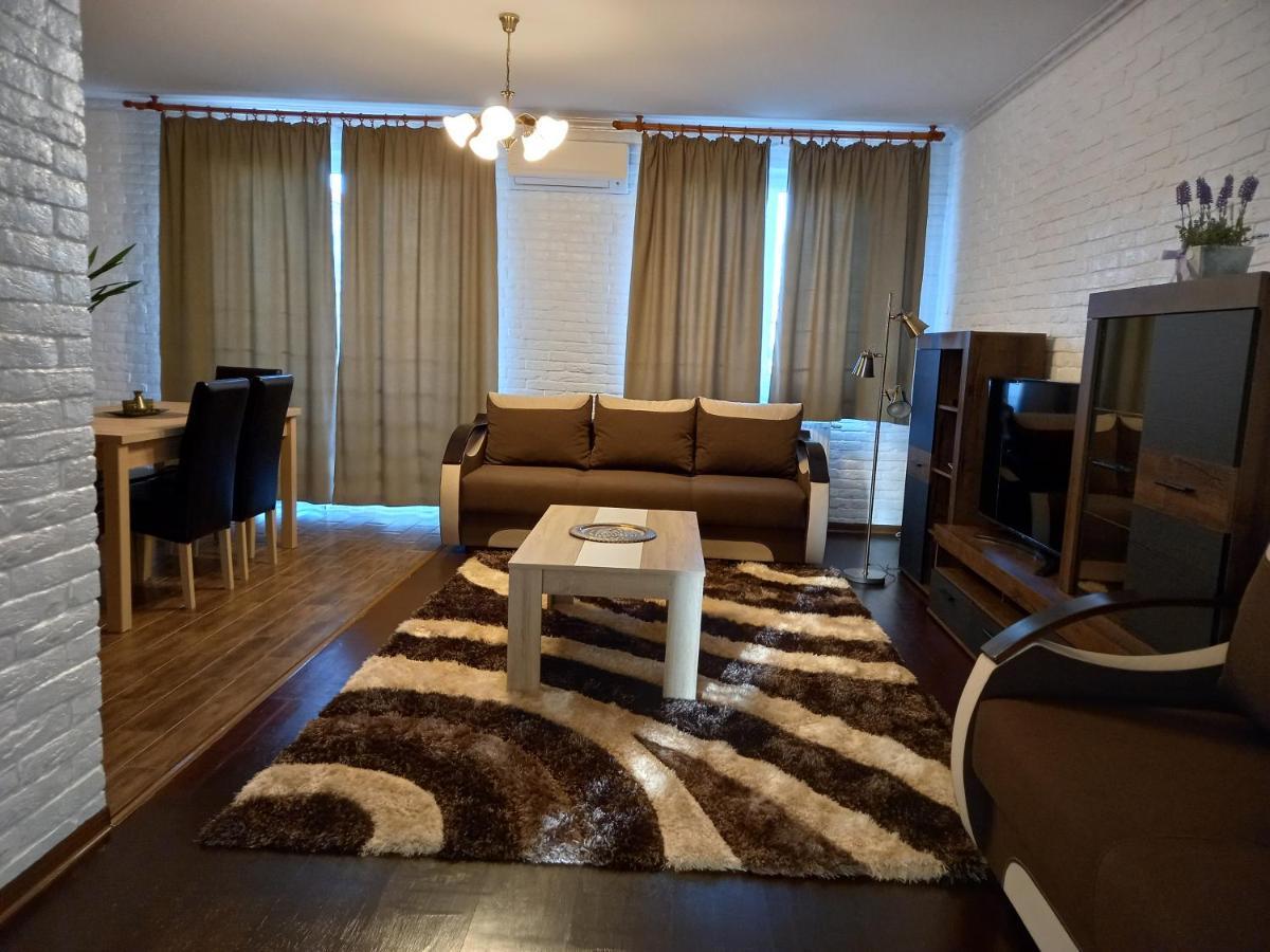 Thermal Apartman ไฮจ์ดุสโซบอสโล ภายนอก รูปภาพ